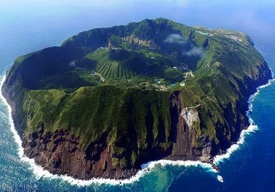 Aogashima-adasi.jpg