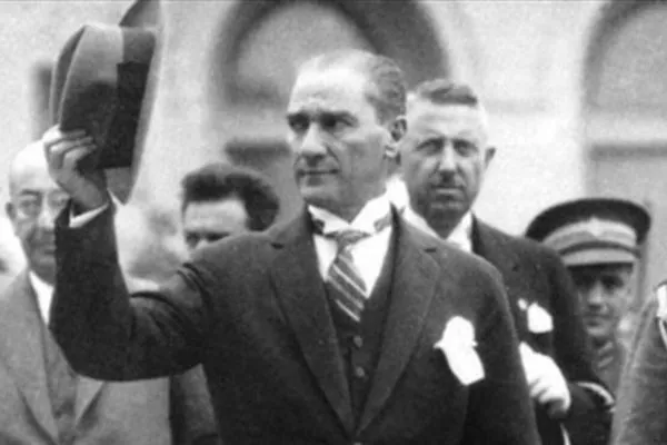 Atatürk'ü Anlatmak