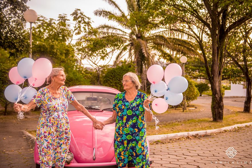 Brazilian-twins-celebrate-100-year-anniversary-with-photo-essay-591caa5c72327__880.jpg