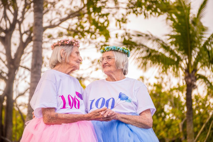 Brazilian-twins-celebrate-100-year-anniversary-with-photo-essay-591caa9ab0eab__880.jpg