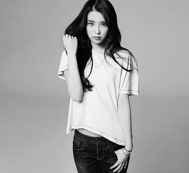 Lee Ji Eun (IU)