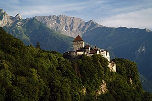 300px-Schlossvaduz.jpg