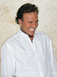 200px-Julio_Iglesias08.jpg