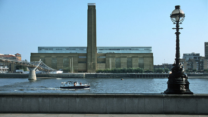 800px-Tate_modern_london_2001_02.jpg