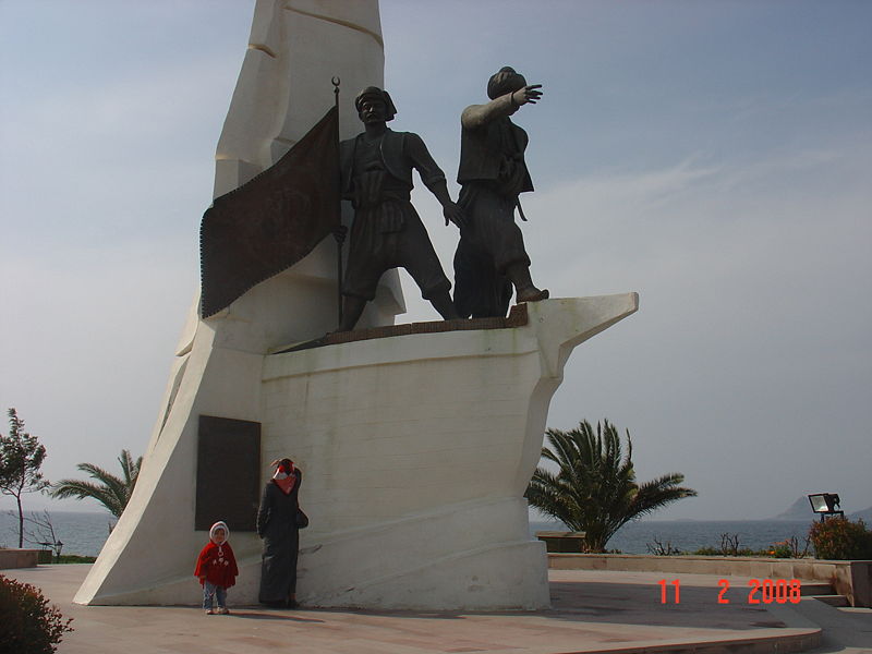 800px-Turgutreis_Monument.JPG