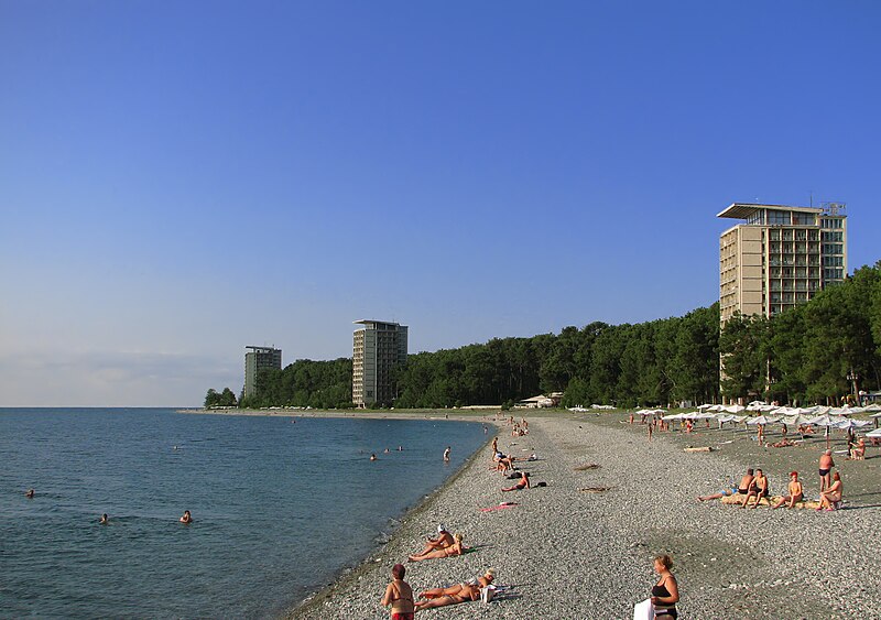 800px-Pitsunda_beach.jpg