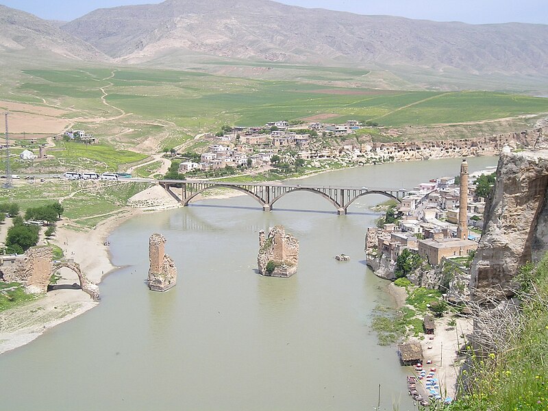 800px-Hasankeyf.JPG