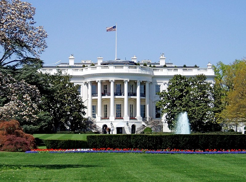 800px-WhiteHouseSouthFacade.JPG