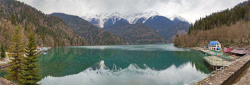 800px-Ritsa_Lake_Spring_Panorama.jpg