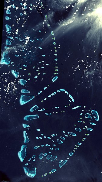 337px-Malosmadulu_Atolls%2C_Maldives.jpg