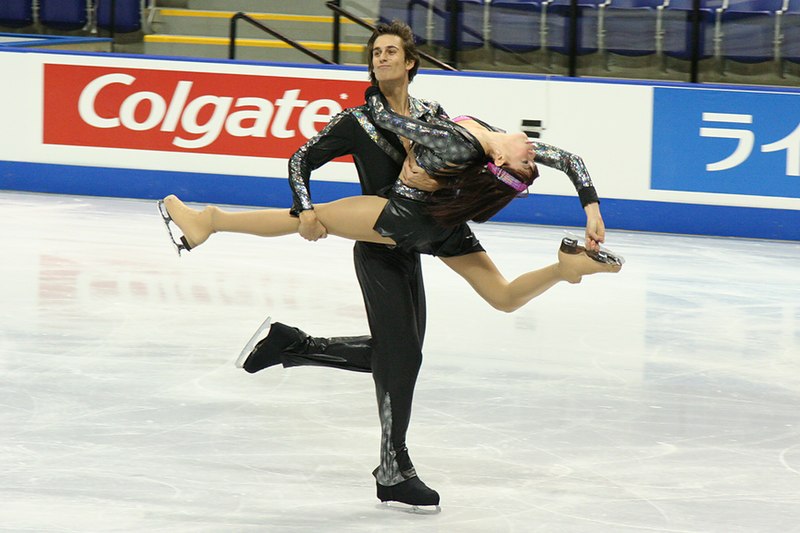 800px-Hajkova_%26_Vincour_Lift_-_2006_Skate_Canada.jpg