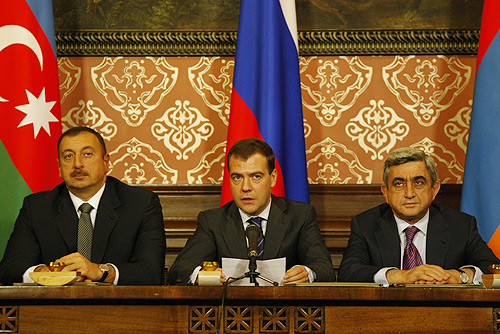 Dmitry_Medvedev_2_November_2008-4.jpg