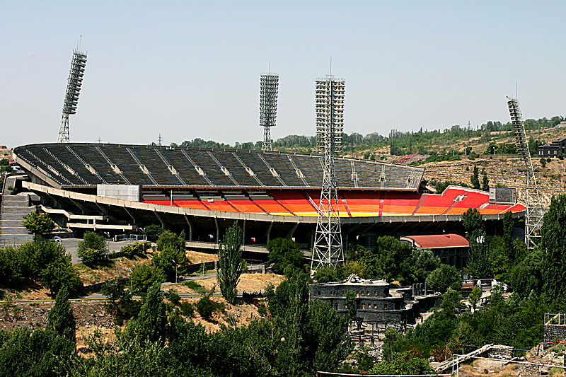 800px-Yerevan._Hrazdan_Stadium.JPG